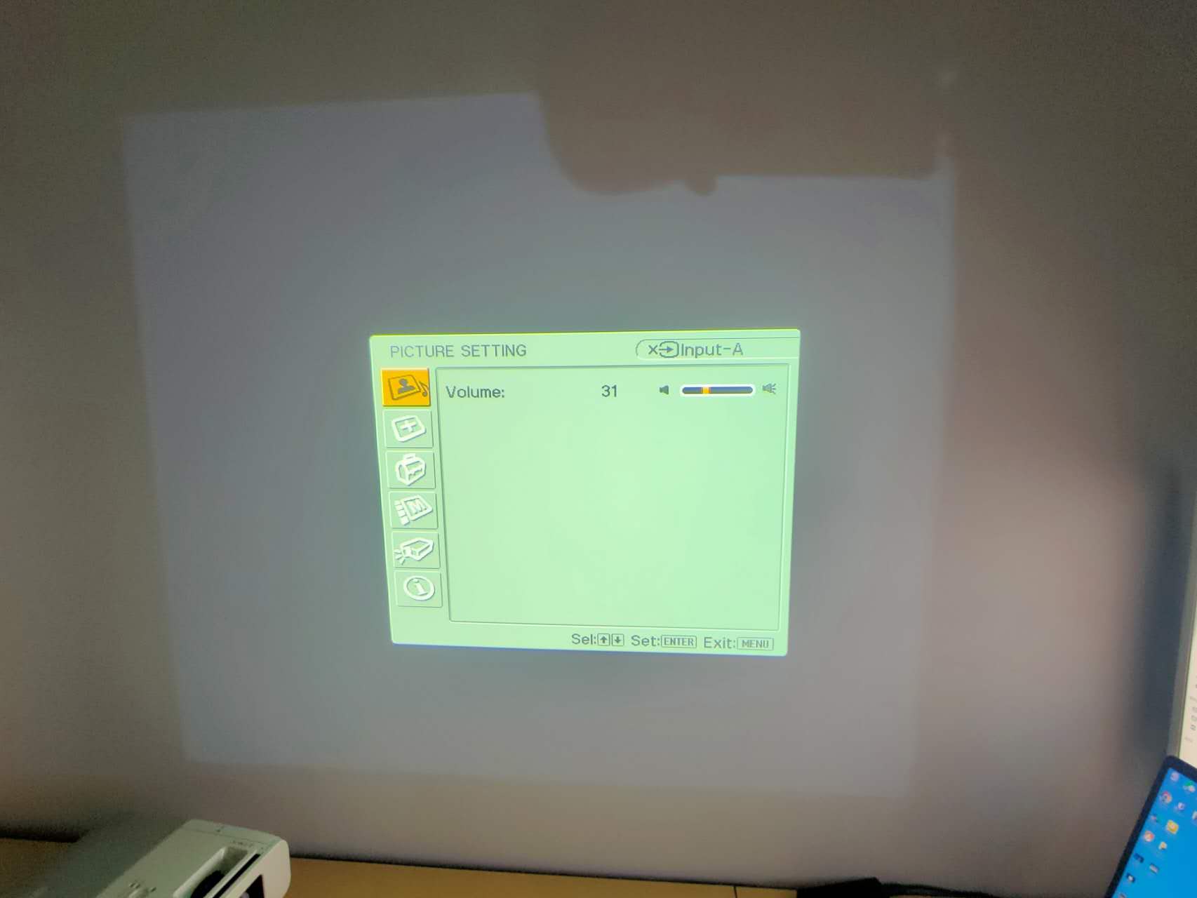 Projector Sony VPL-EX4 For Home Use Projectors - Retail & Event Display - projection effect or use-case view