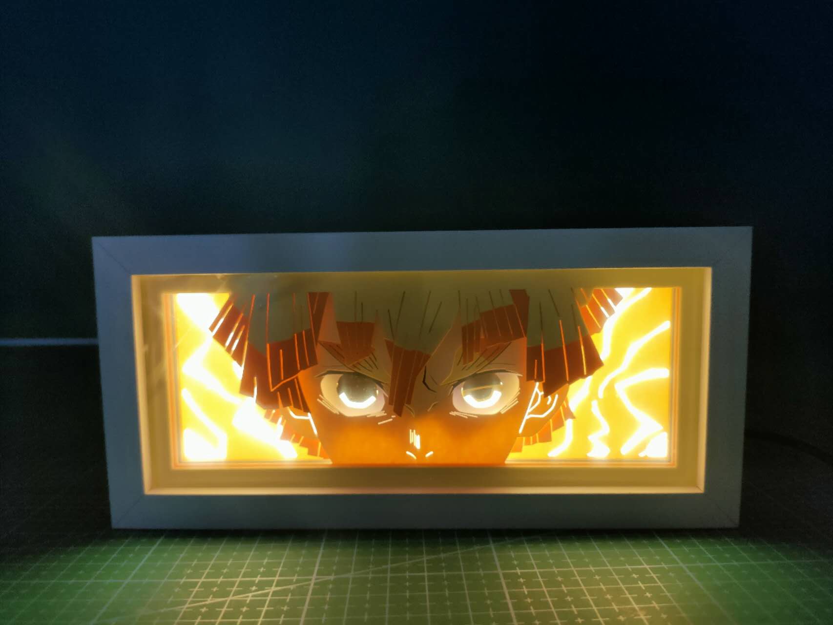 Anime-Style Night Light - Yellow Lightning Character Pattern - detail photo