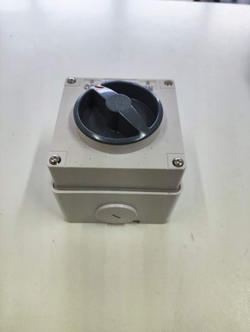 56SW 32A 5-Pin 500V Combination Switch / Socket IP66 - box, label or specification detail