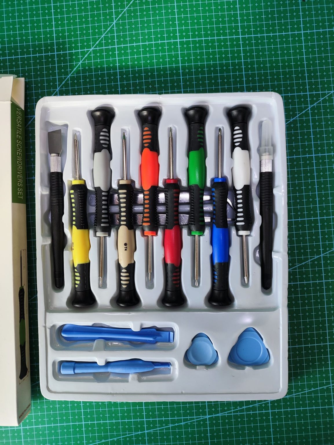 Precision Screwdriver & Opening Tool Kit for Phones, Tablets and Laptops - open kit or main tool view