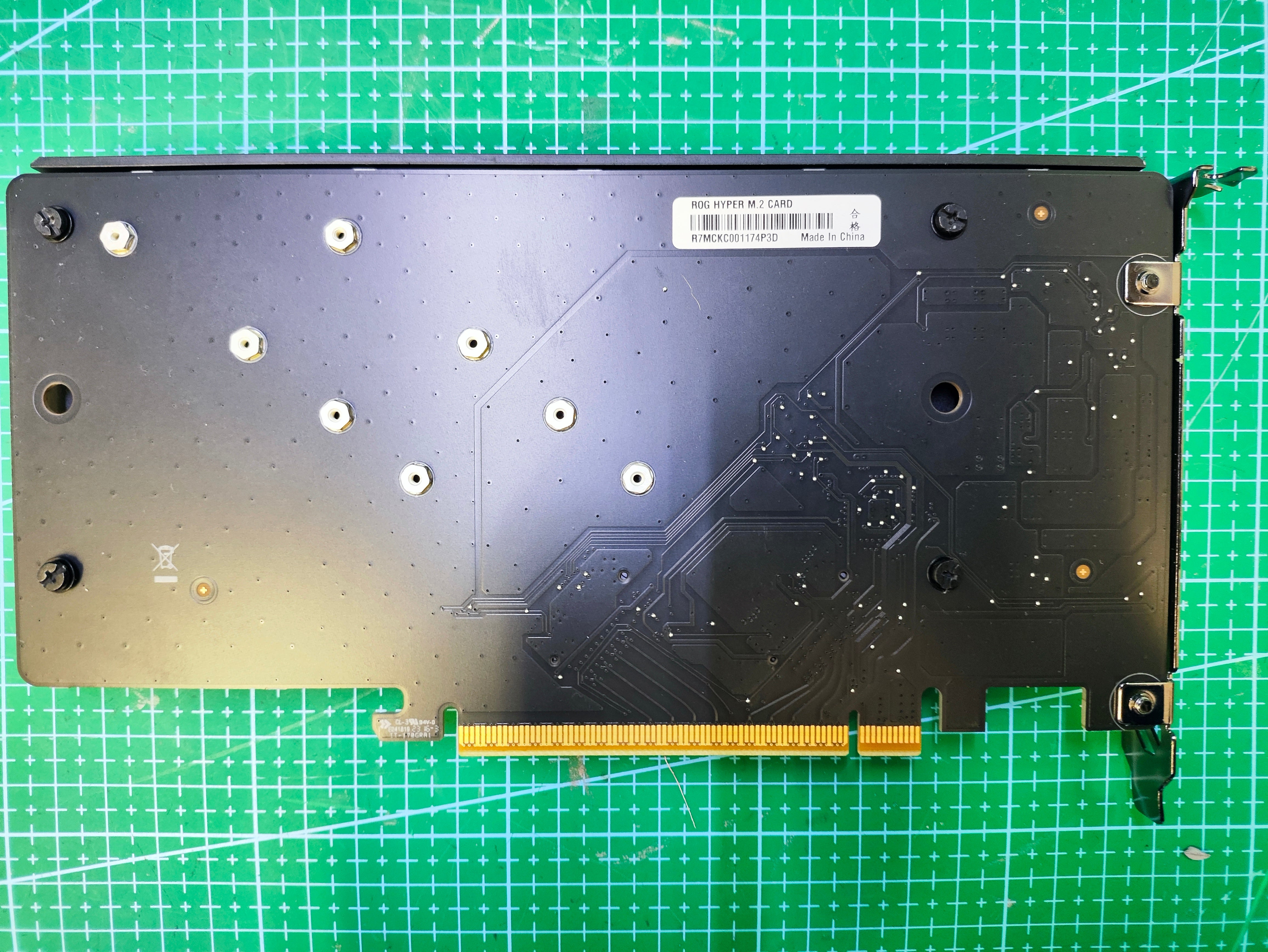 ASUS ROG Hyper M.2 PCIe 5.0 Card - Dual NVMe Slots - additional detail photo 6