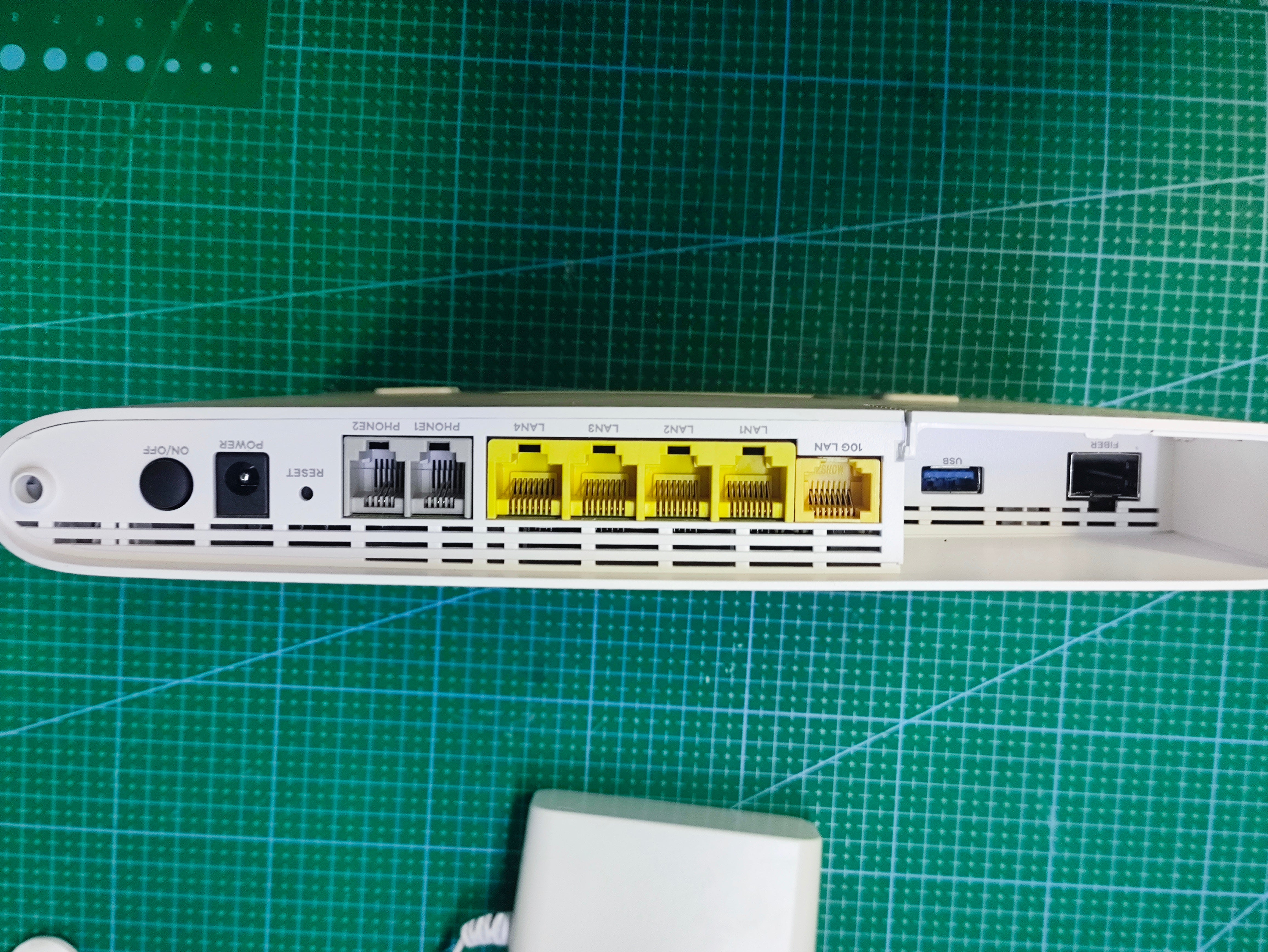 ZYXEL A6000 10Gbps ROUTER Dual-Band Wireless PON VoIP IAD with SFP - additional detail photo 4