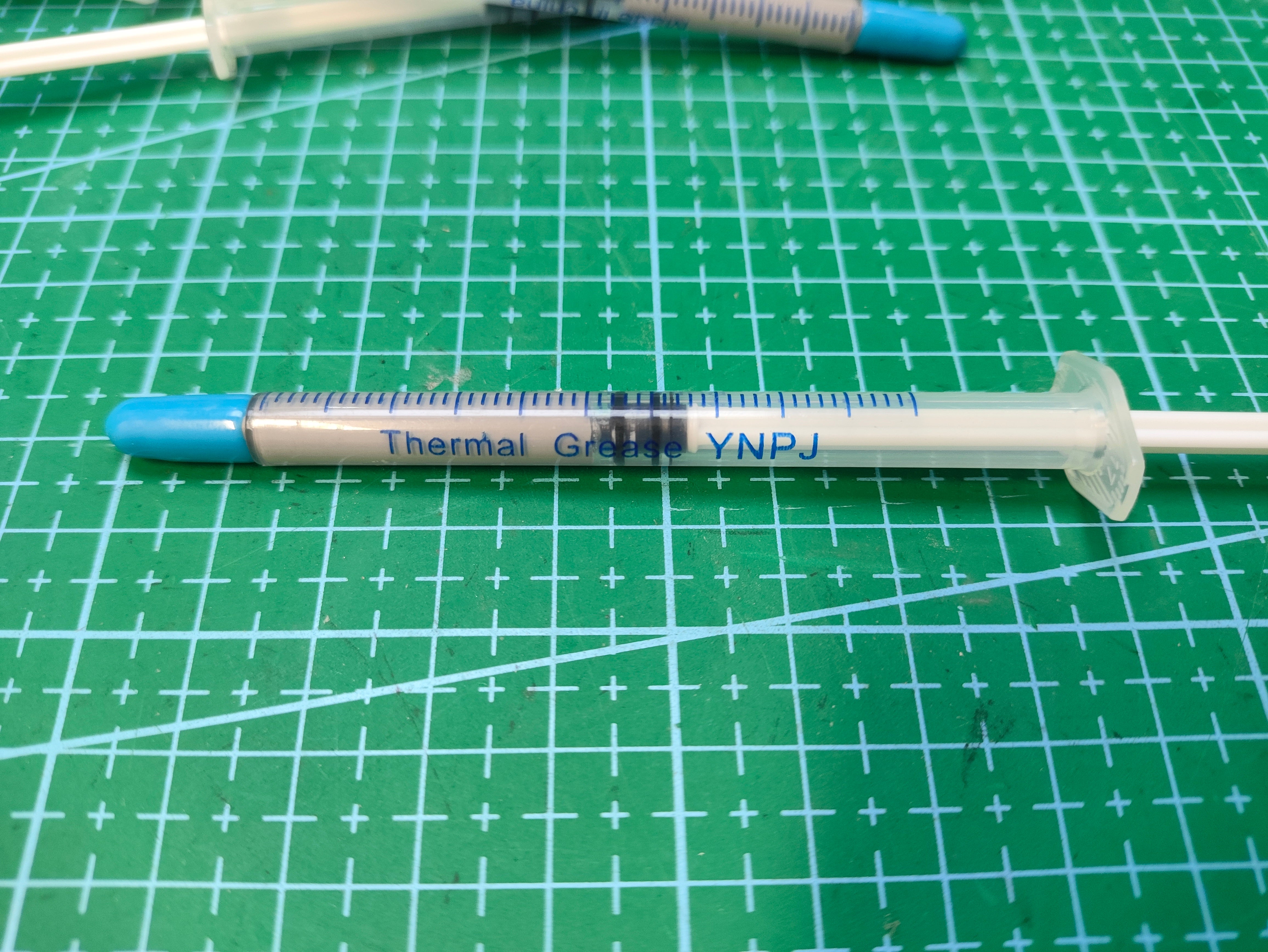 Thermal paste for desktop laptop graphics card and CPU 4g - label and part-number detail