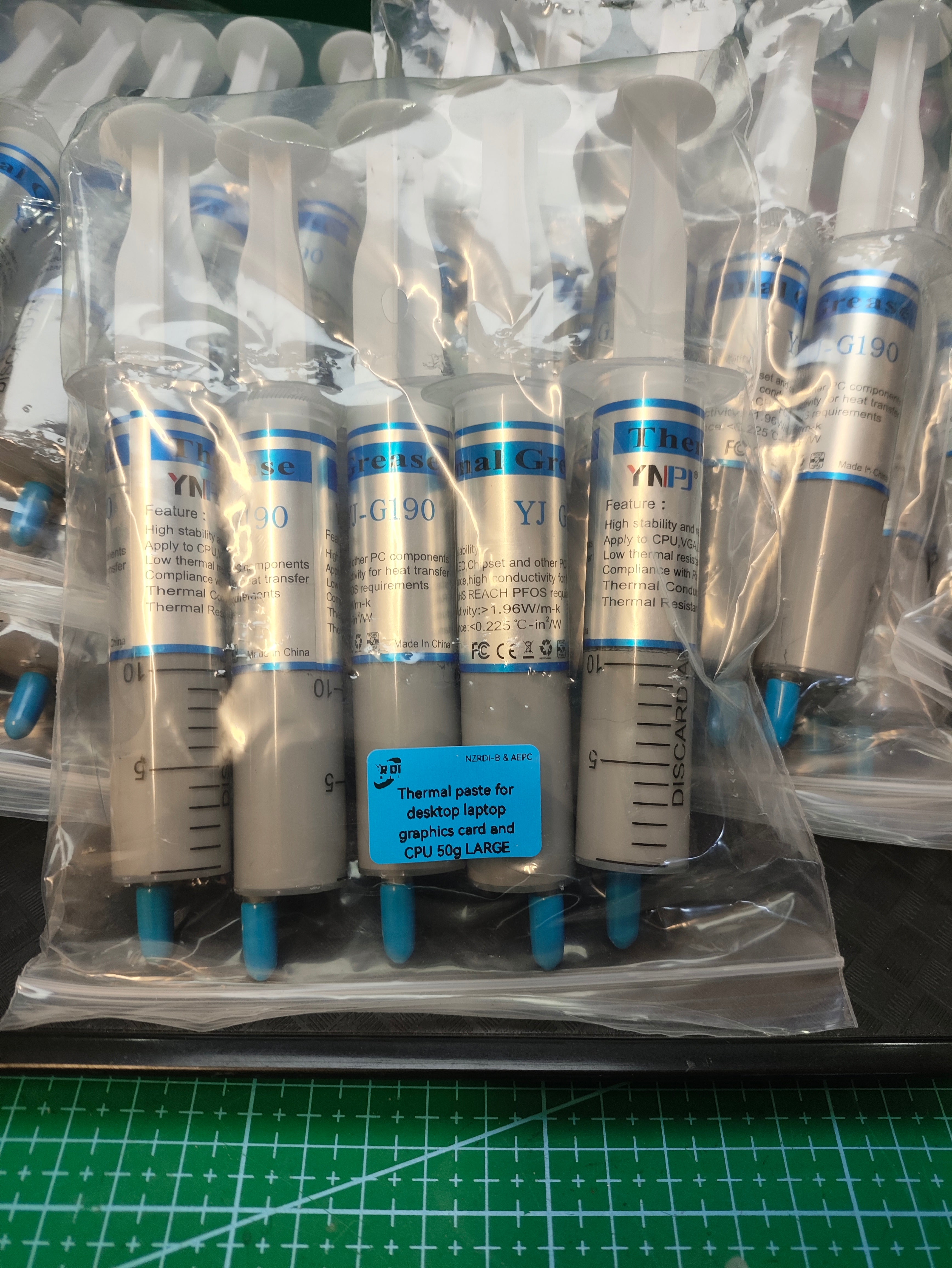 Thermal paste for desktop laptop graphics card and CPU 30g - packaging or socket-side detail