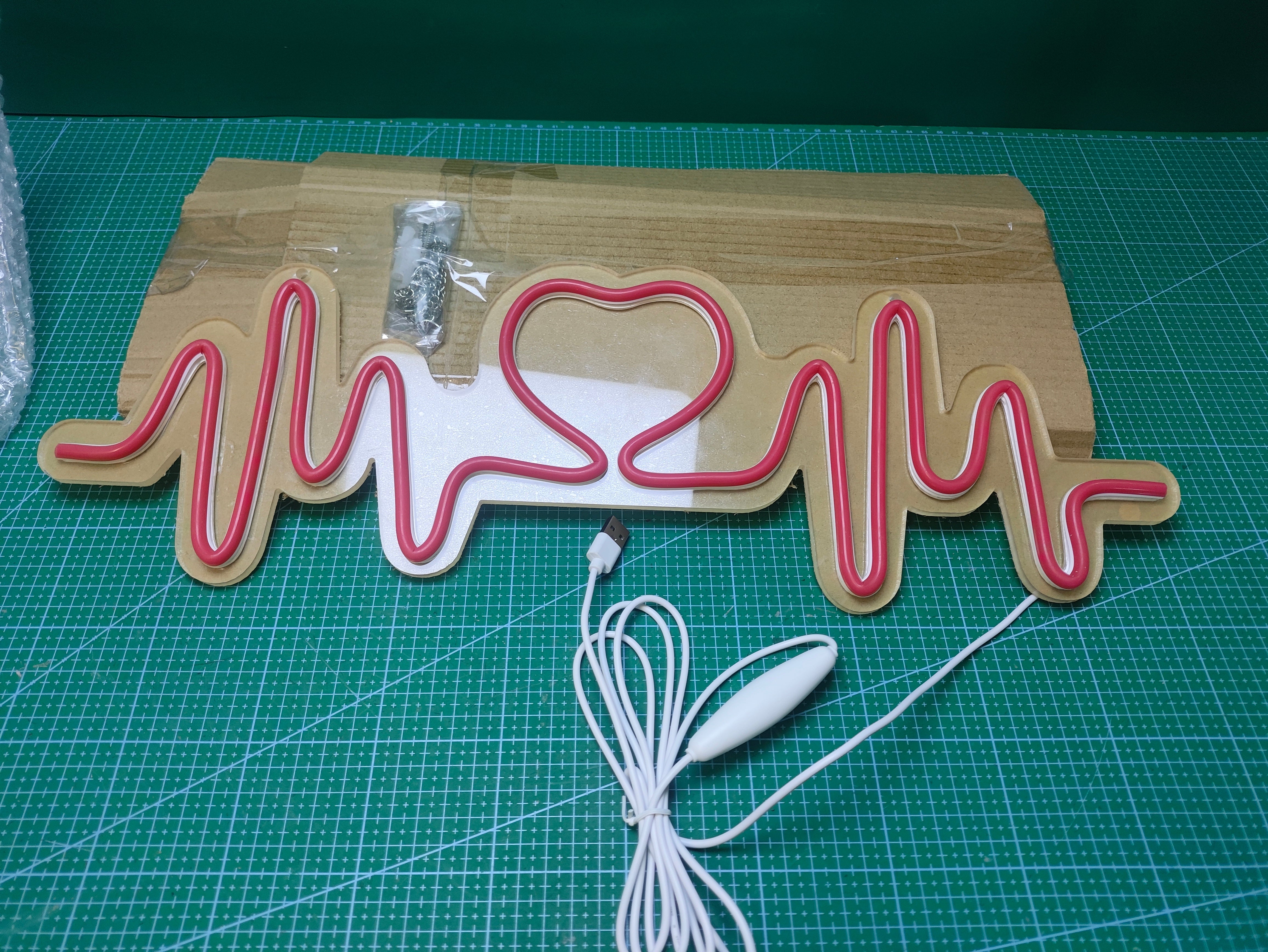 Heartbeat LED Neon Sign - 52cm Dimmable USB NEW - detail photo