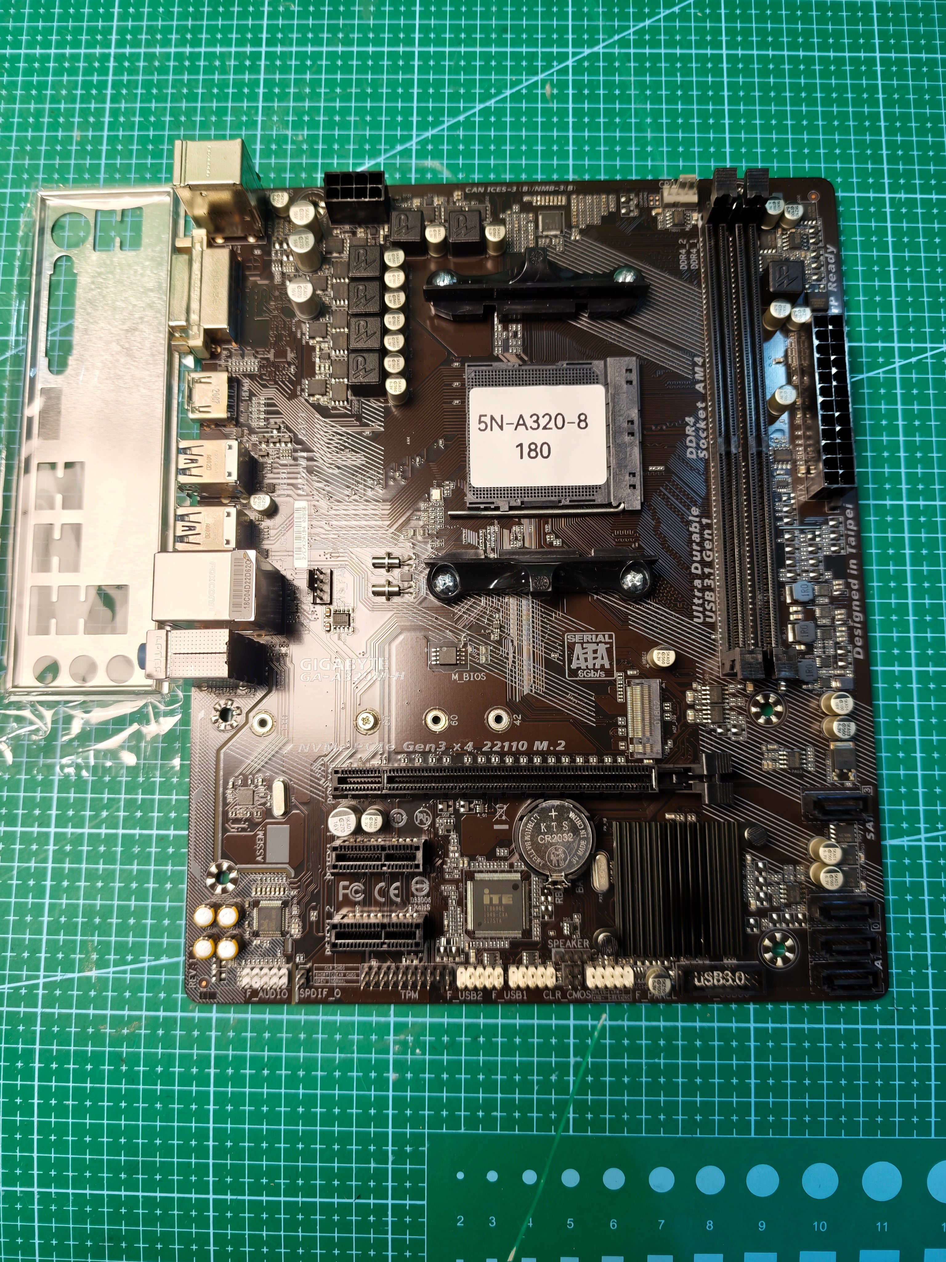Refurbished GIGABYTE A320 motherboard – product detail image 1