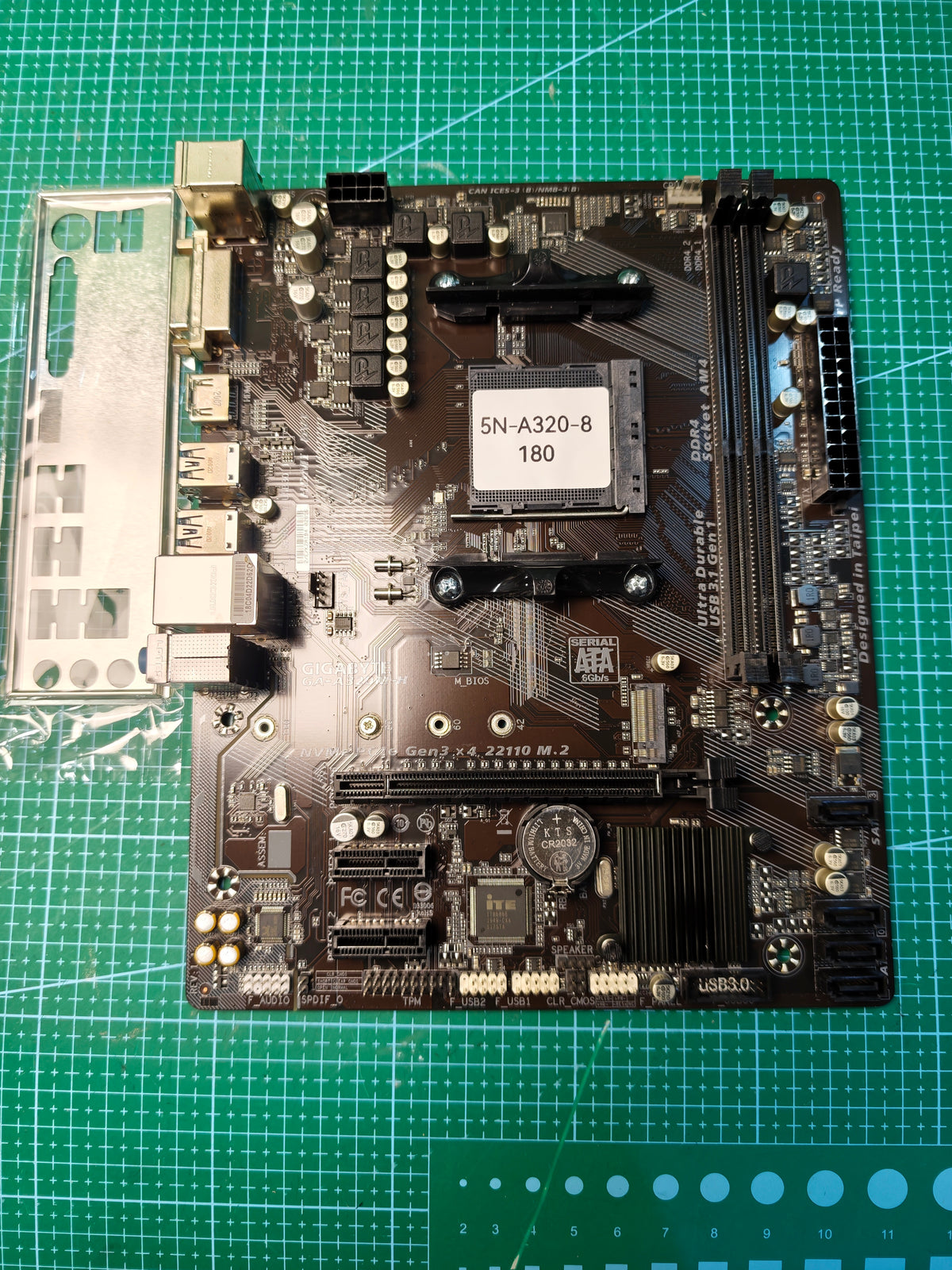 Refurbished GIGABYTE A320 motherboard – product detail image 1