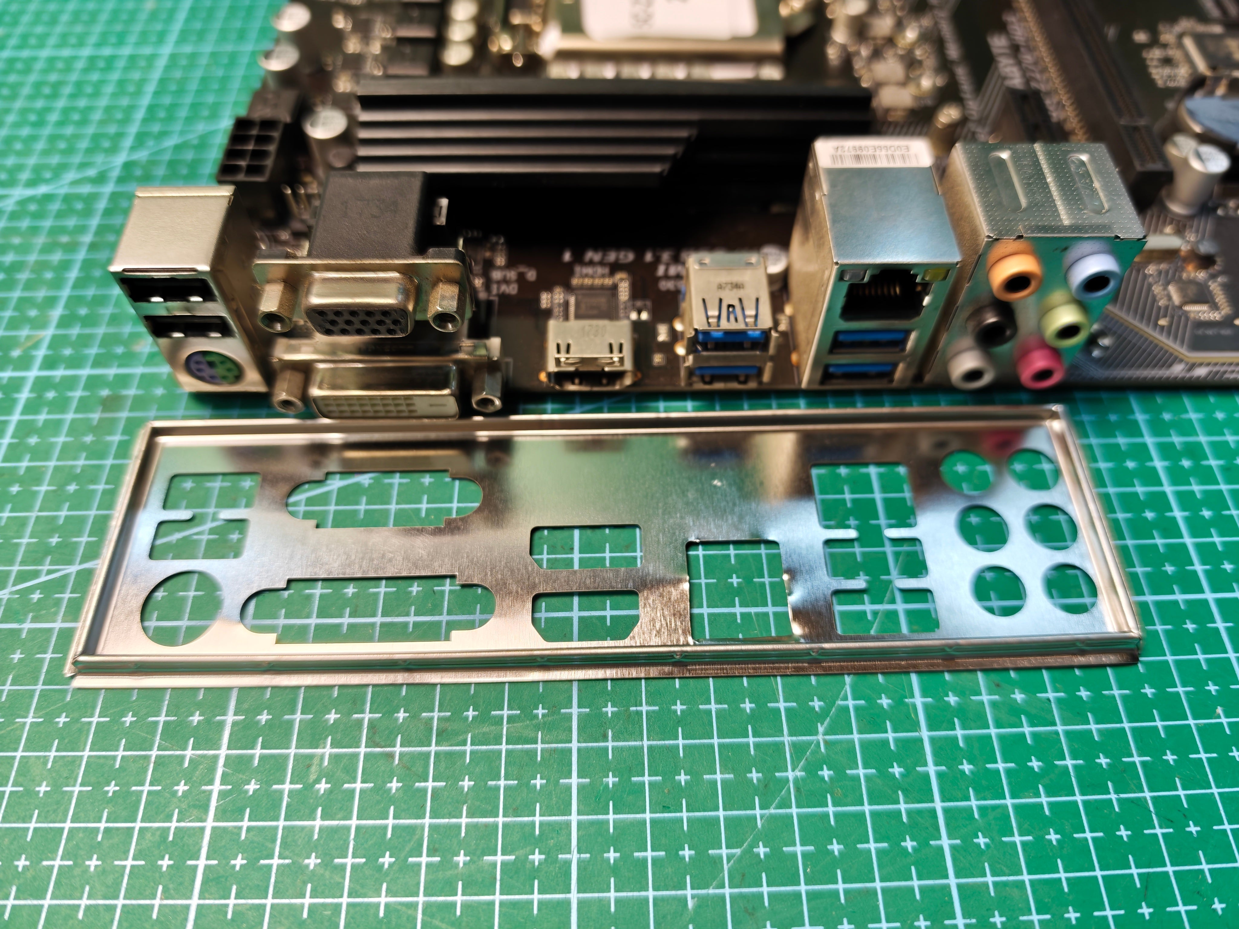 Refurbished GIGABYTE Z270 motherboard – product detail image 2
