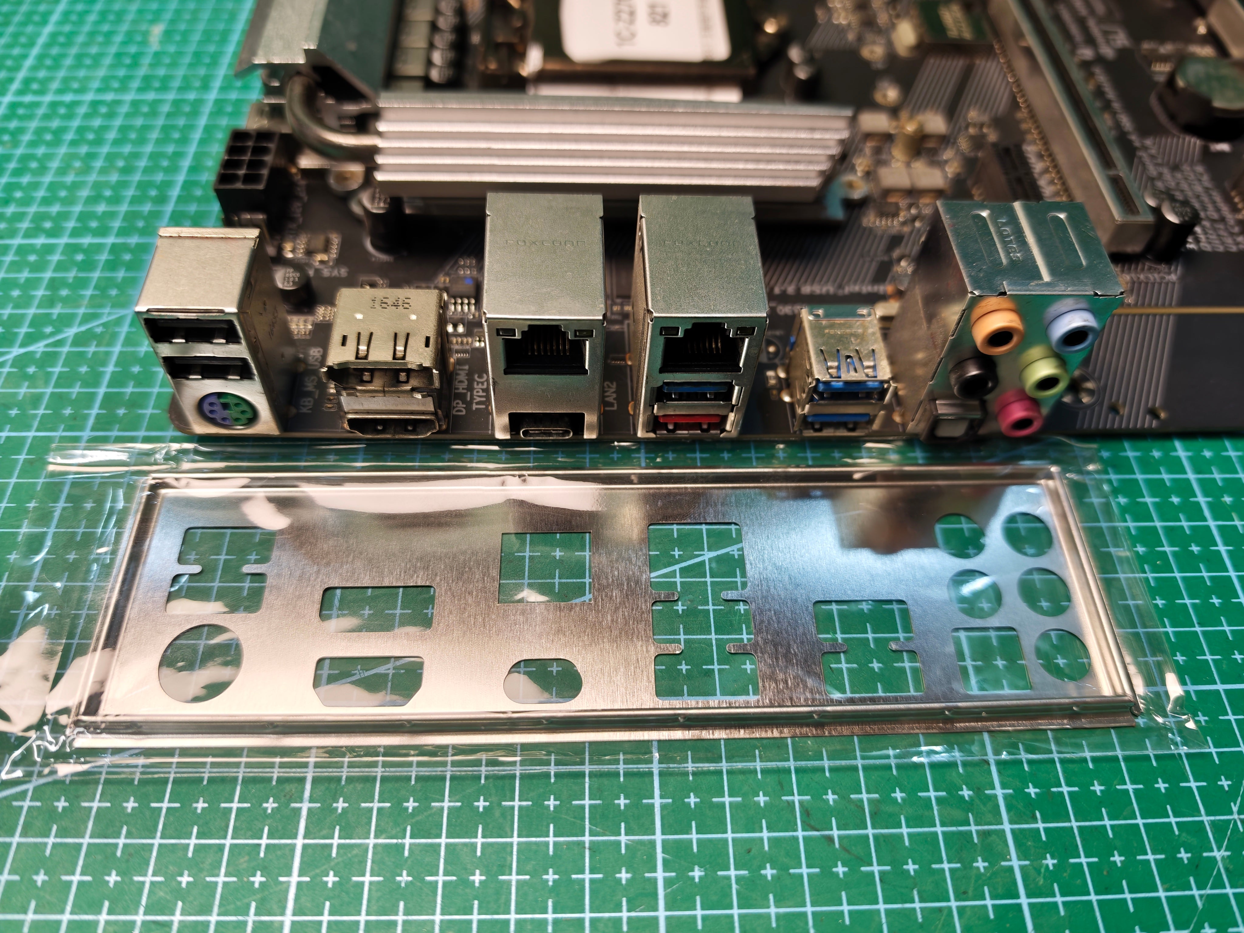 Refurbished GIGABYTE Z270 motherboard – product detail image 2